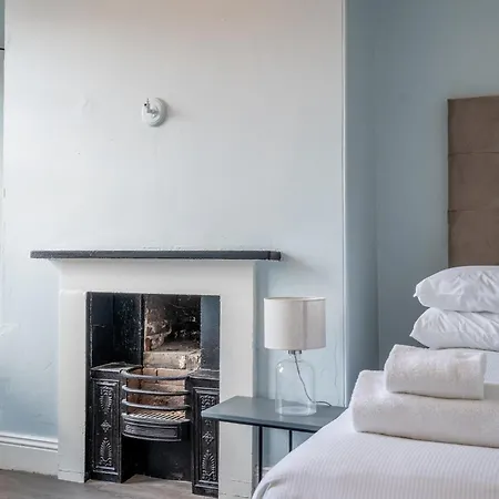 The Falcon - 11 Διαμέρισμα